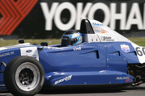 Dennis Lind er fortsat ubesejret i Formel Ford.